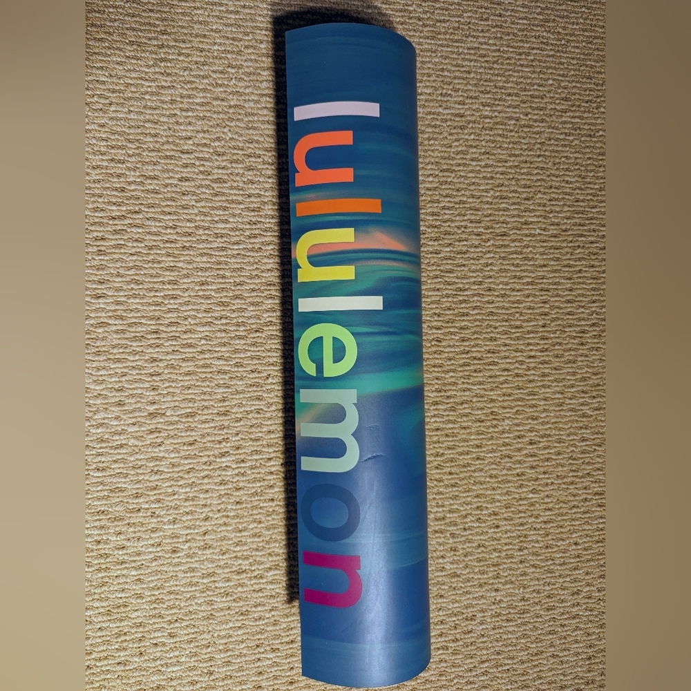 Lululemon Wordmark Reversible Yoga Mat - Blue, Orange